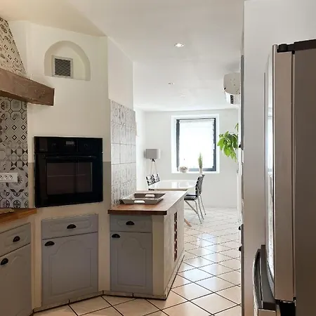 Apartment Le 13 - 3min De Colmar Centre Horbourg